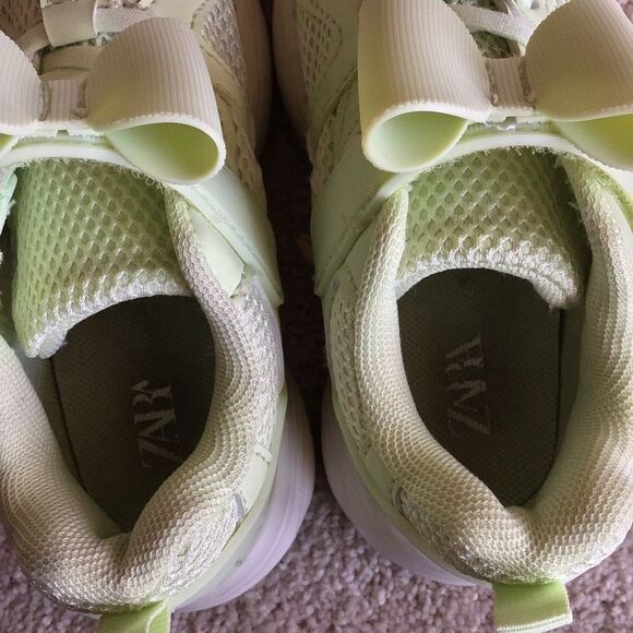 Zara Girl’s Toddler Light Green Sneakers with Bow - Picture 9 of 9